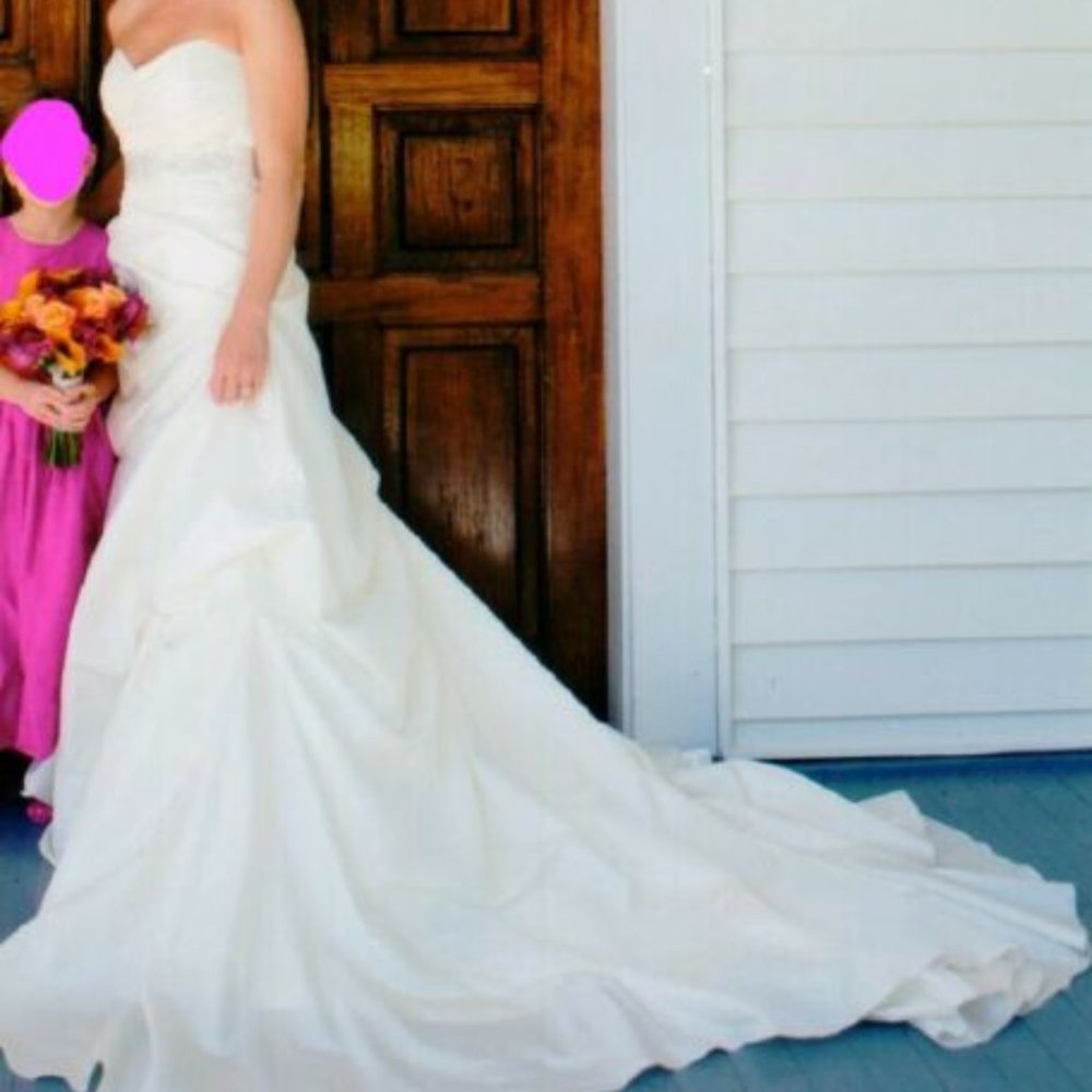 Augusta Jones "Bobbi" Wedding Gown Ivory